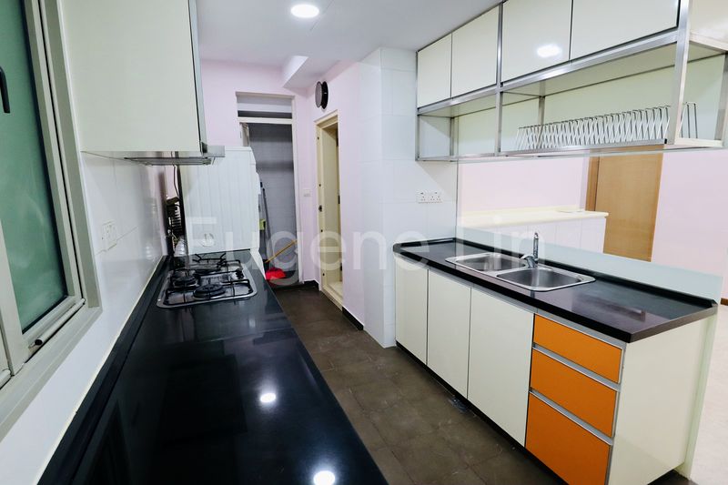 3 Bed Condo for Rent in  The Calrose - Image 10